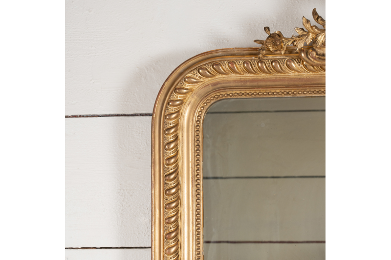 Very large carved mirror with small Regency-style pediment H. 171 cm - W. 110 cm